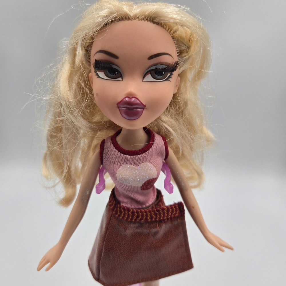 Bratz Collector Original Edition 2004 Cloe Girls Nite Out! RARE Redressed Outfit